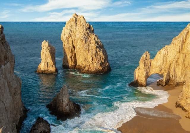 Alertan que mayor costo de ingreso a México podría profundizar caída turística en Los Cabos